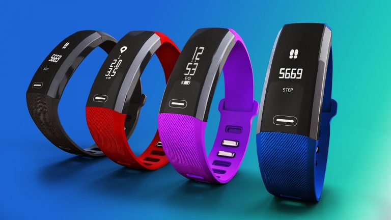 Smartbands vs Smartwatches: Which is the Right One?